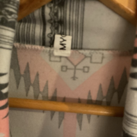 Myobe - Geometric Patterned Open Front Cardigan - Pink Gray White - Ladies 2XL - Picture 3 of 13